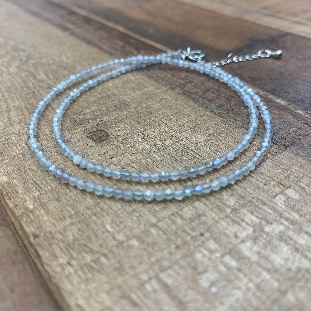 Collier de Perles Facettées en Labradorite