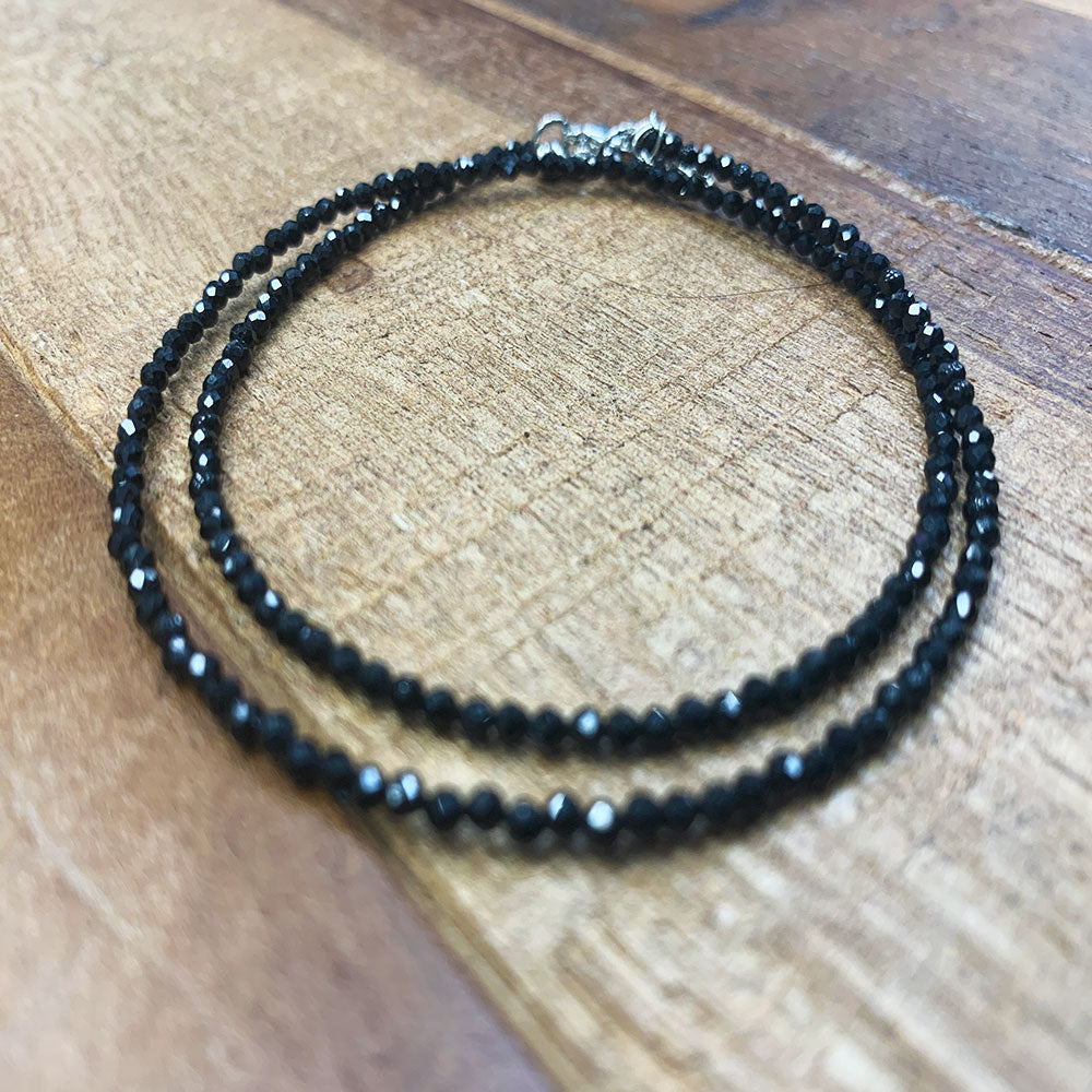Collier de Perles Facettées en Tourmaline Noire