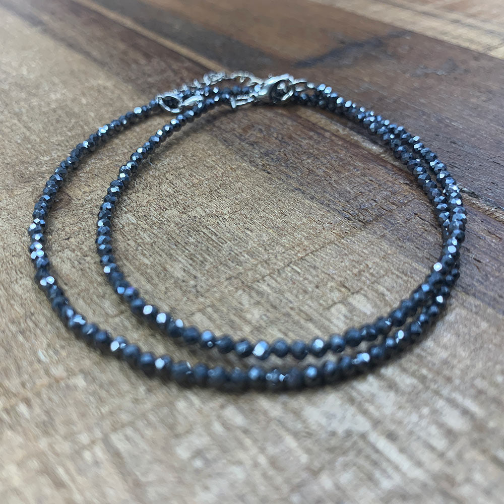 Collier de Perles Facettées en Hématite
