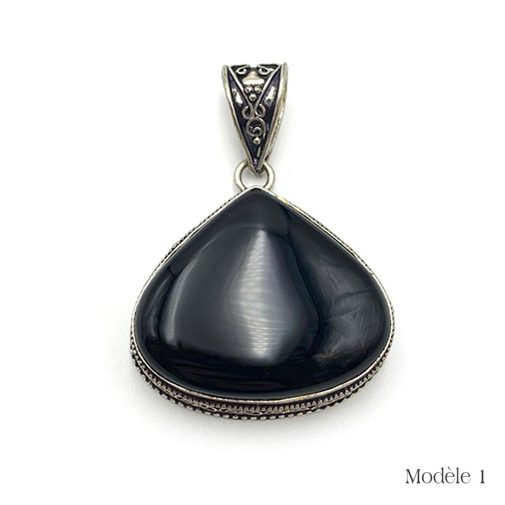 Pendentif Onyx Noir Profond – Élégance et Protection