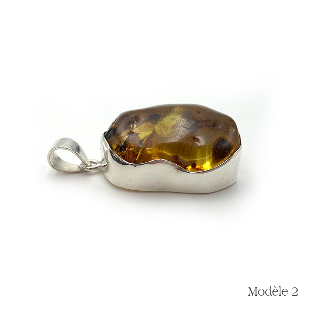 Pendentif en Ambre cerclé en Argent Massif 925/1000