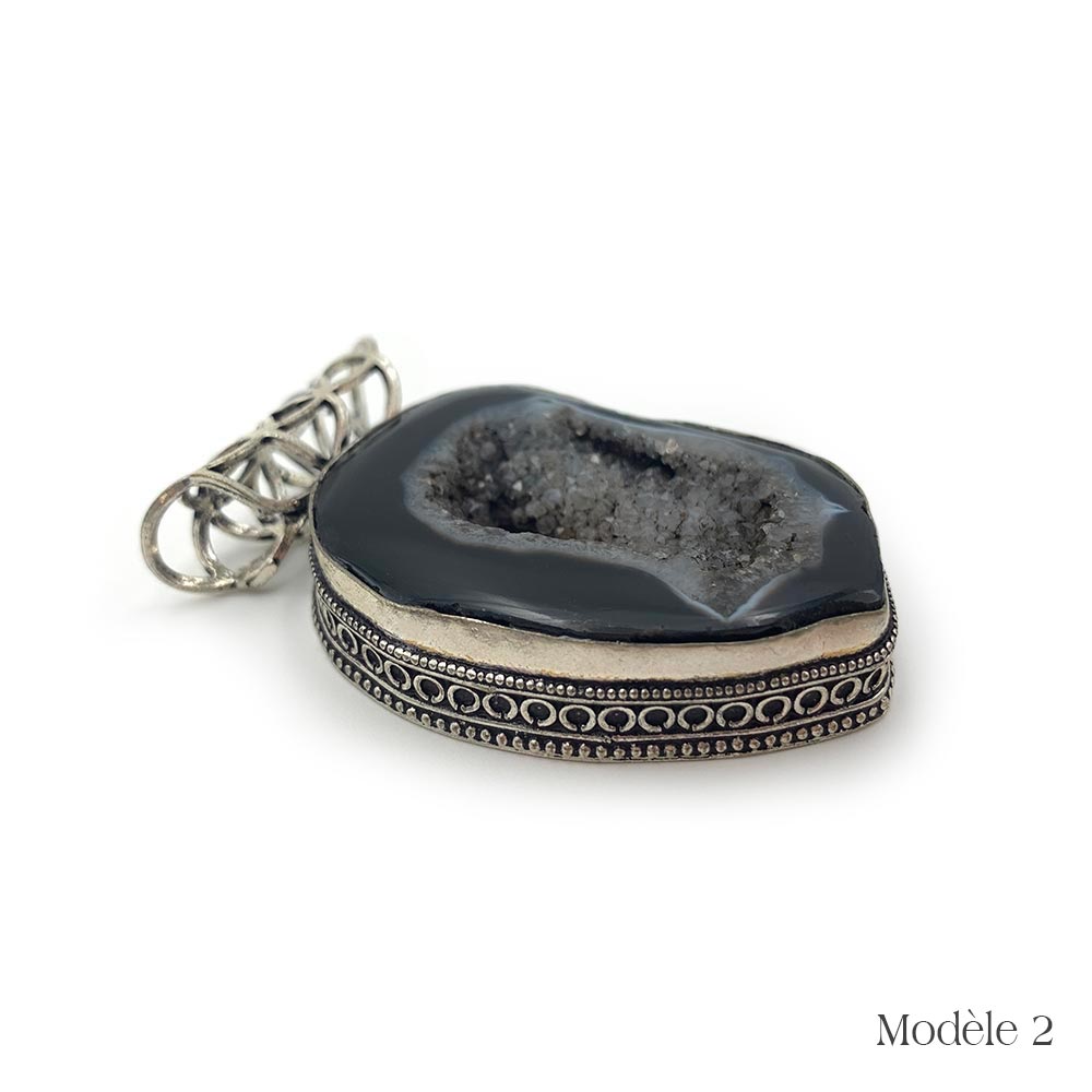 Pendentif Agate – Beauté Naturelle et Apaisement