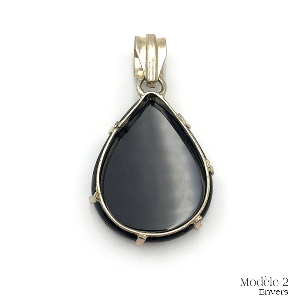 Pendentif Onyx Noir Profond – Élégance et Protection