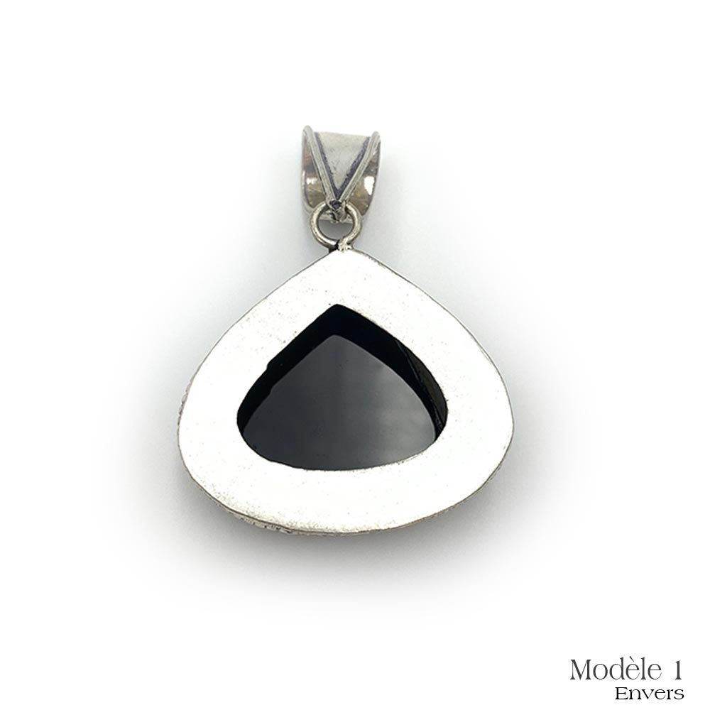 Pendentif Onyx Noir Profond – Élégance et Protection