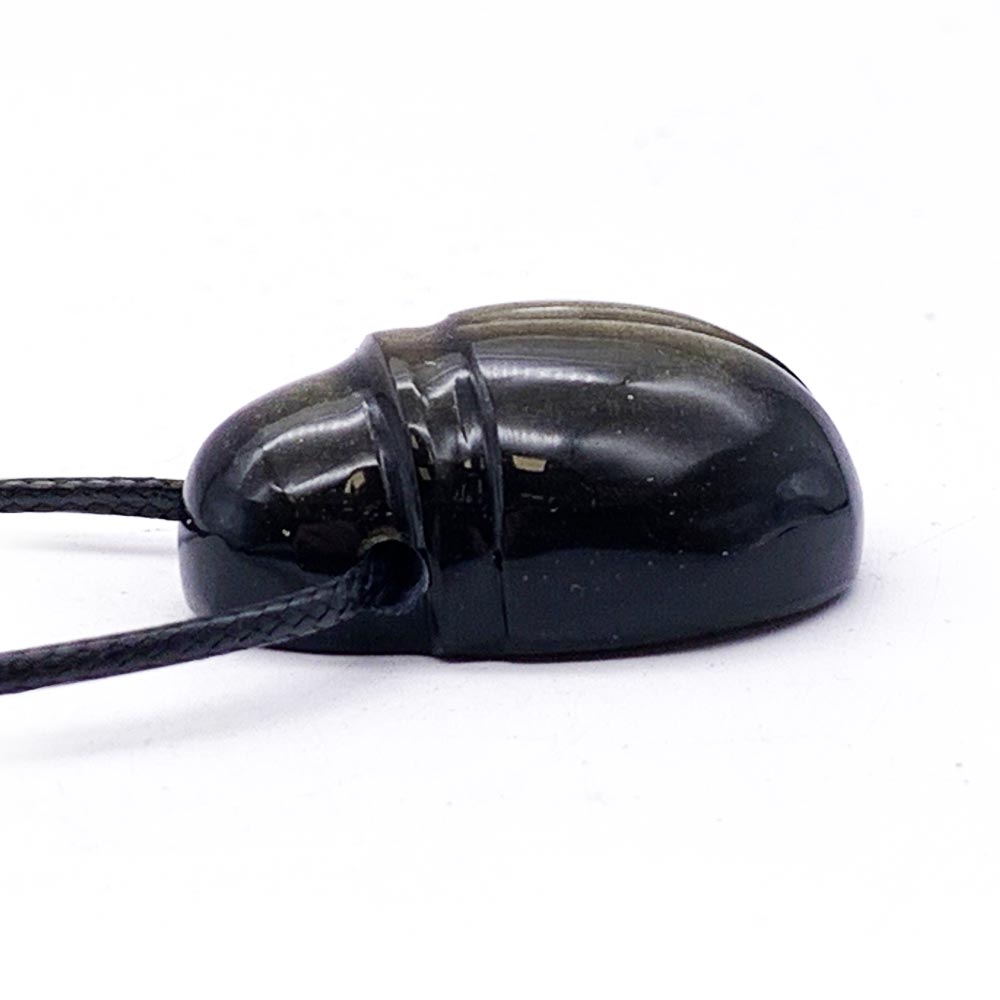 Pendentif Scarabée en Obsidienne avec Cordon