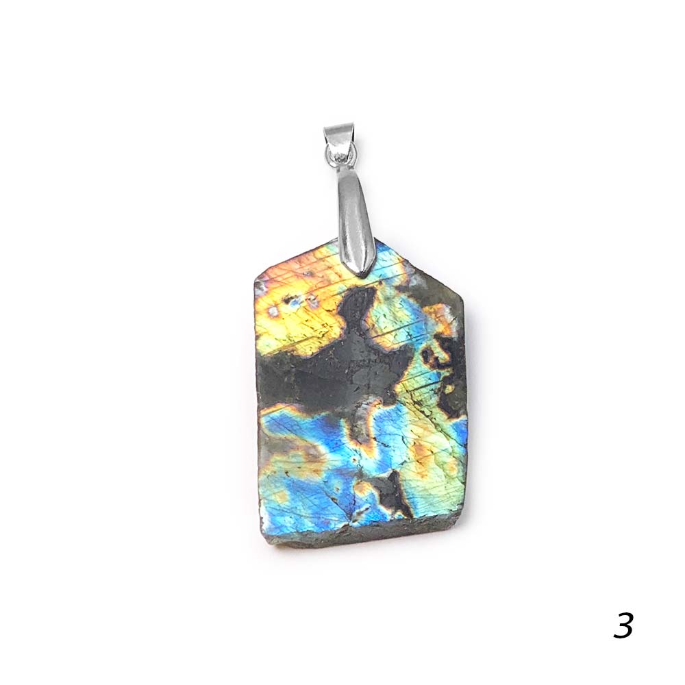 Pendentif Labradorite Bleue ou Spectrolite semi-polie
