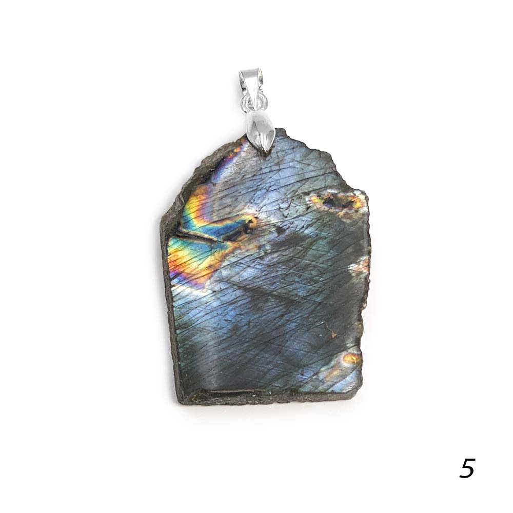 Pendentif Labradorite Bleue ou Spectrolite semi-polie