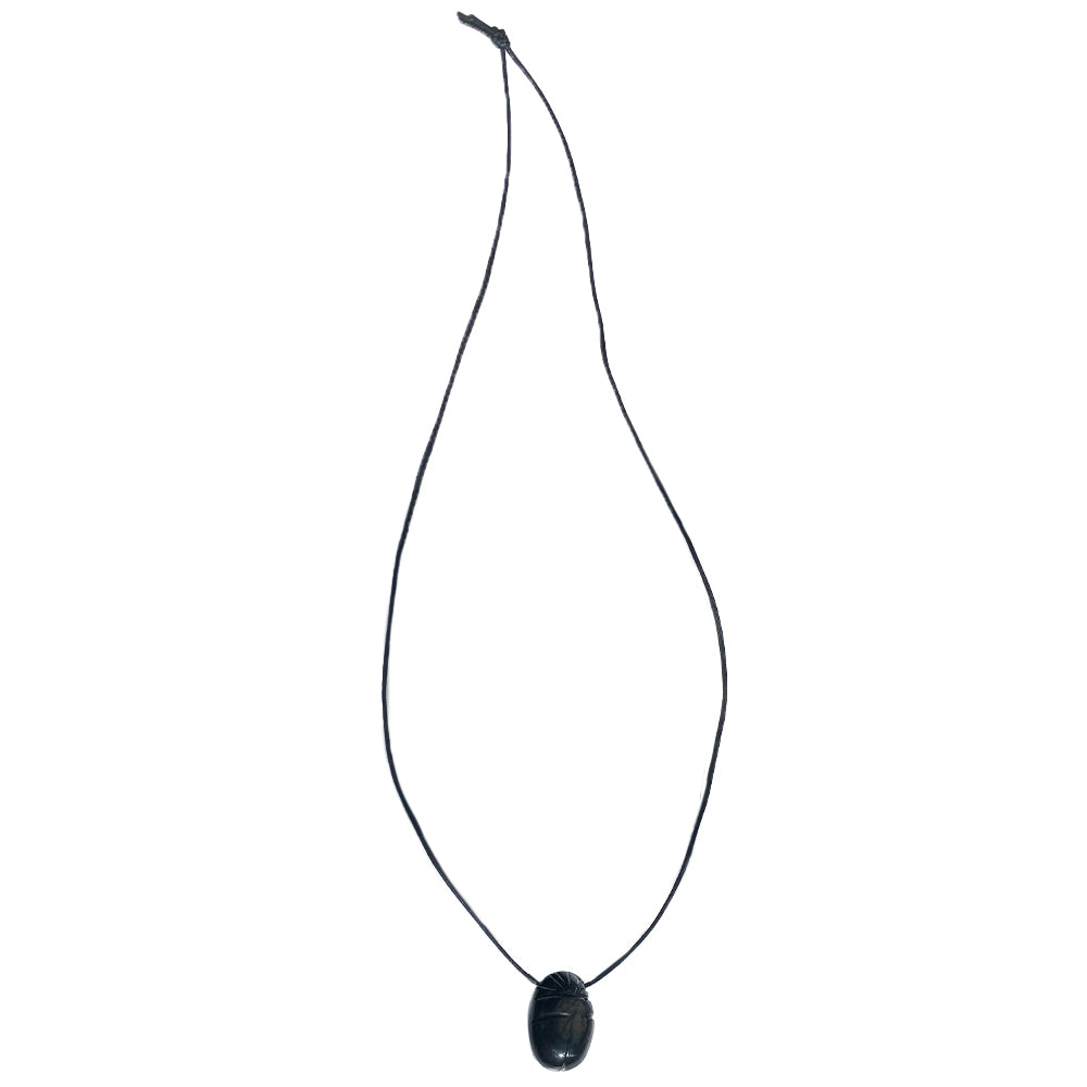 Pendentif Scarabée en Obsidienne avec Cordon