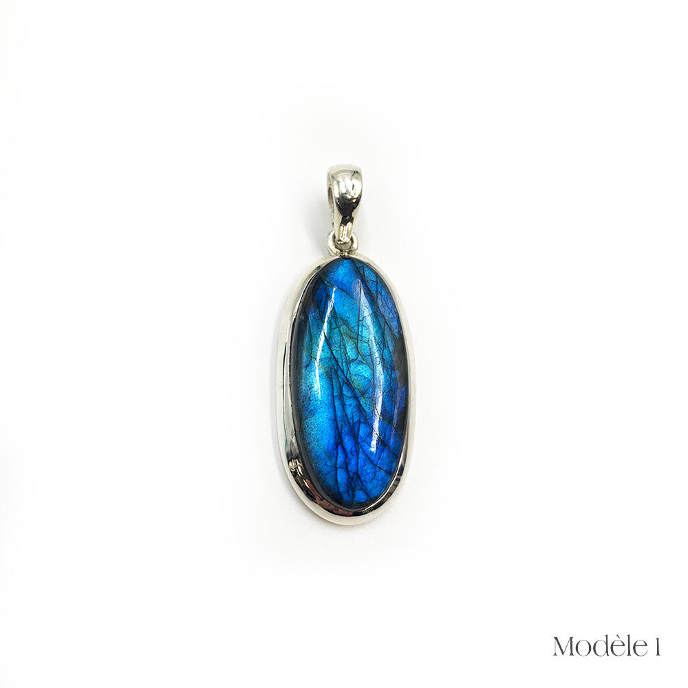 Pendentif Labradorite Bleue cerclé en Argent Massif