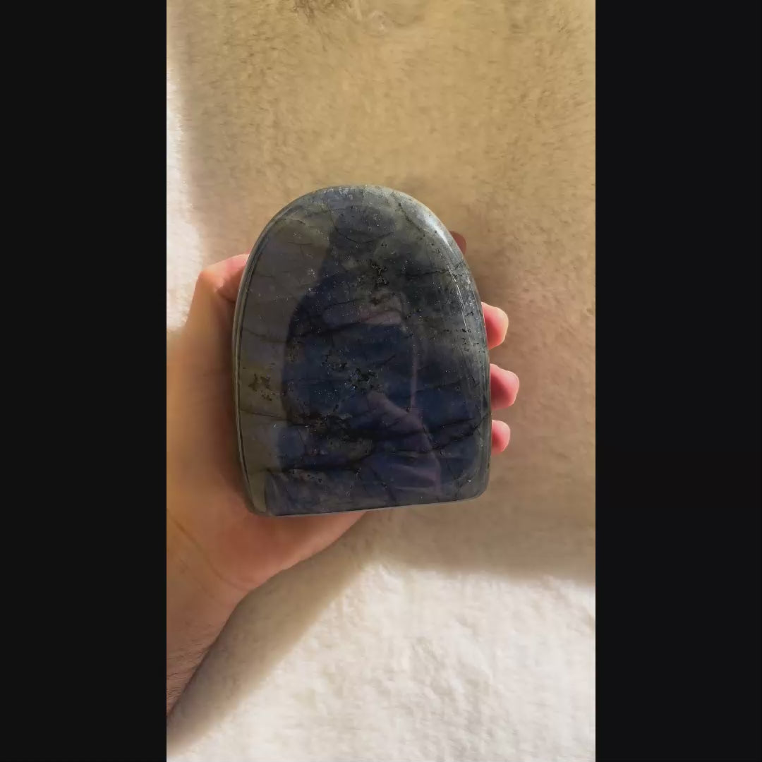 Labradorite Forme Libre de Qualité Extra