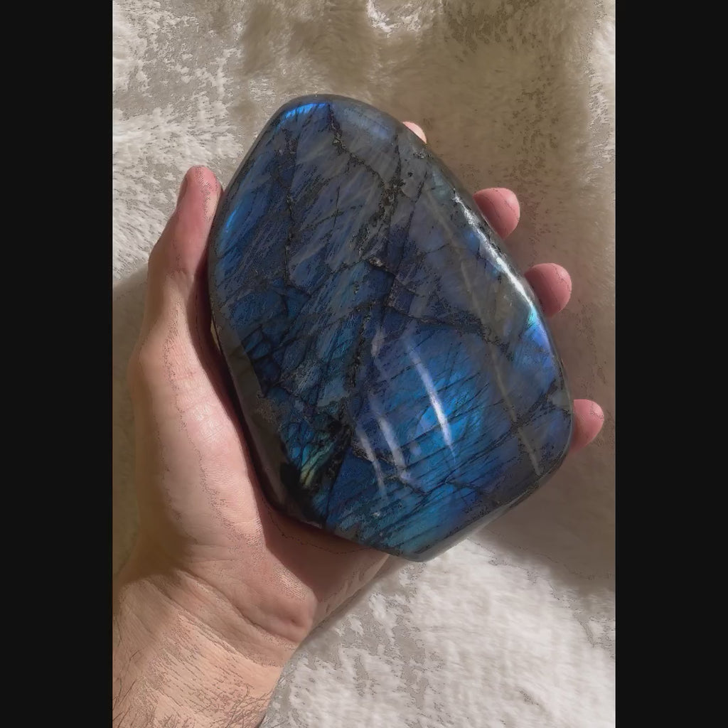 Labradorite Forme Libre de Qualité Extra