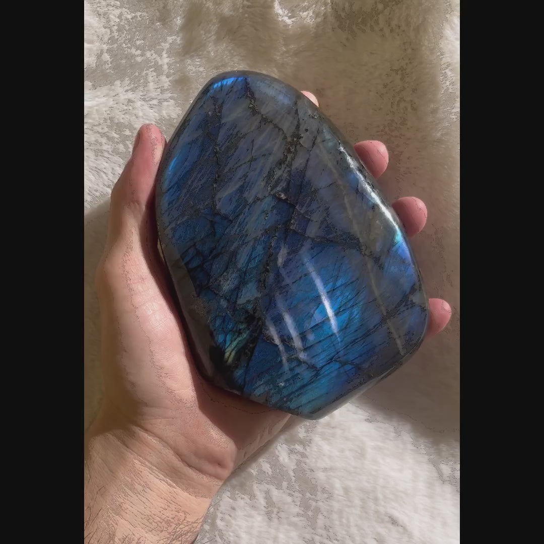 Labradorite Forme Libre de Qualité Extra