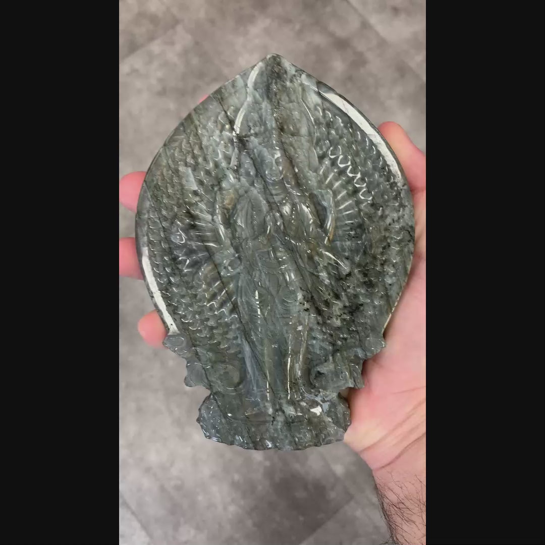 Guan Yin en Labradorite