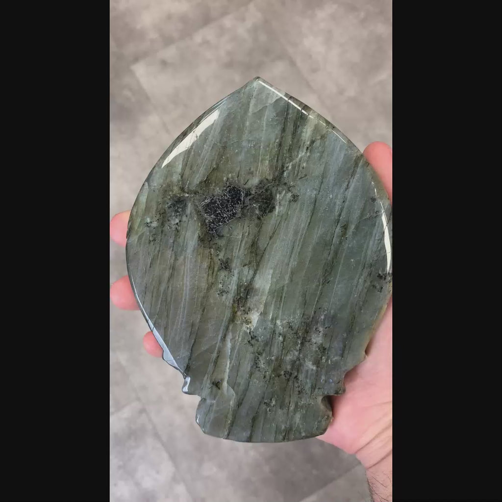Guan Yin en Labradorite