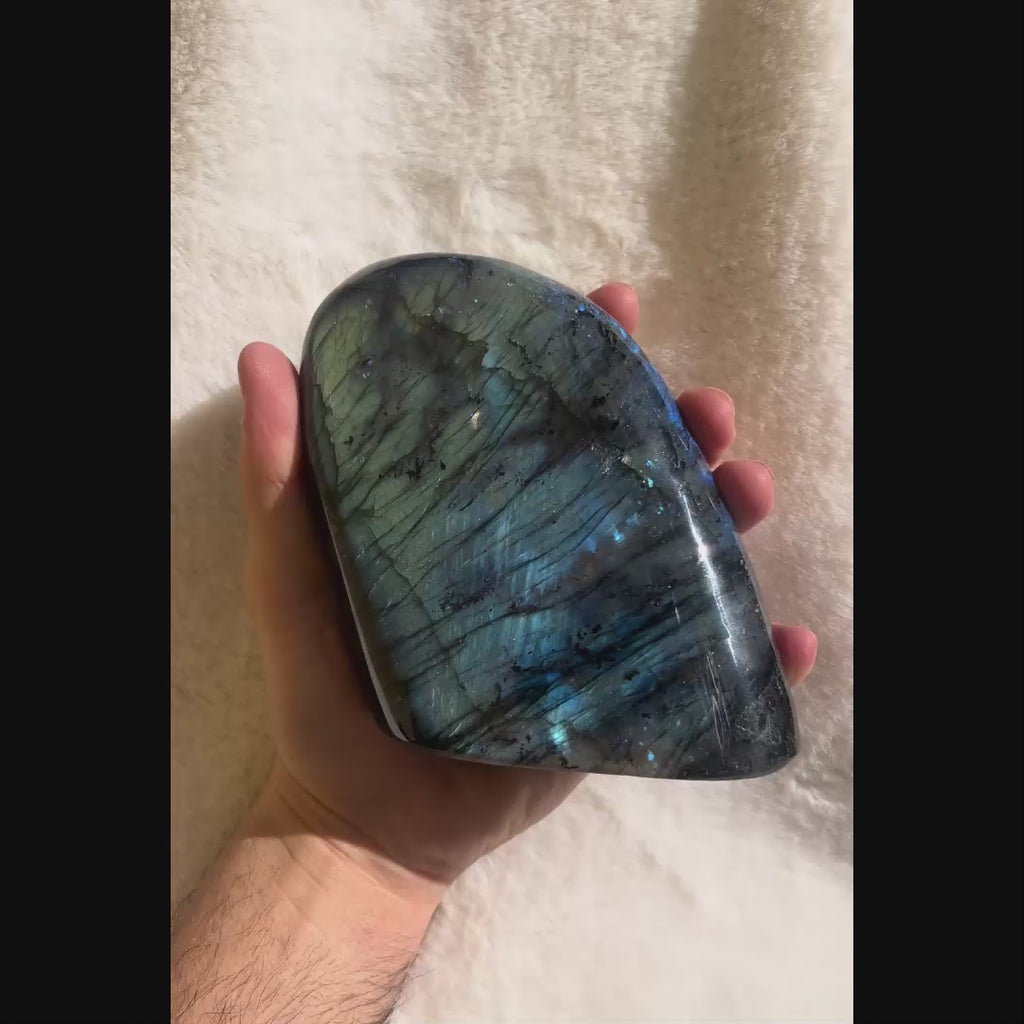 Labradorite Forme Libre de Qualité Extra