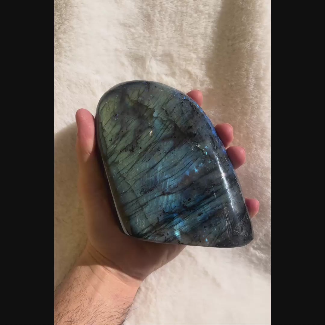 Labradorite Forme Libre de Qualité Extra