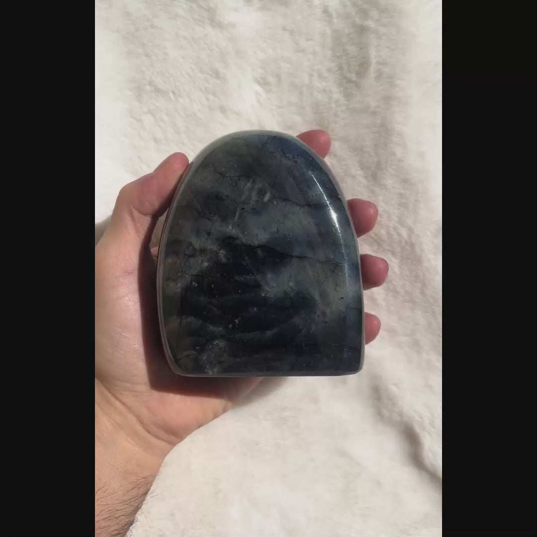 Labradorite Forme Libre de Qualité Extra