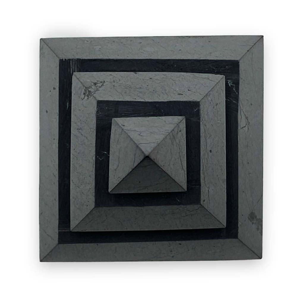 Pyramide Saqqarah en Shungite Brillante - 10 cm