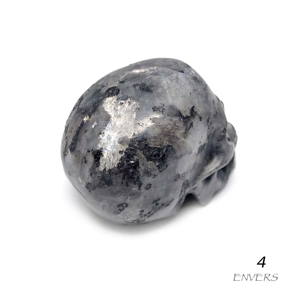 Crâne en Larvikite
