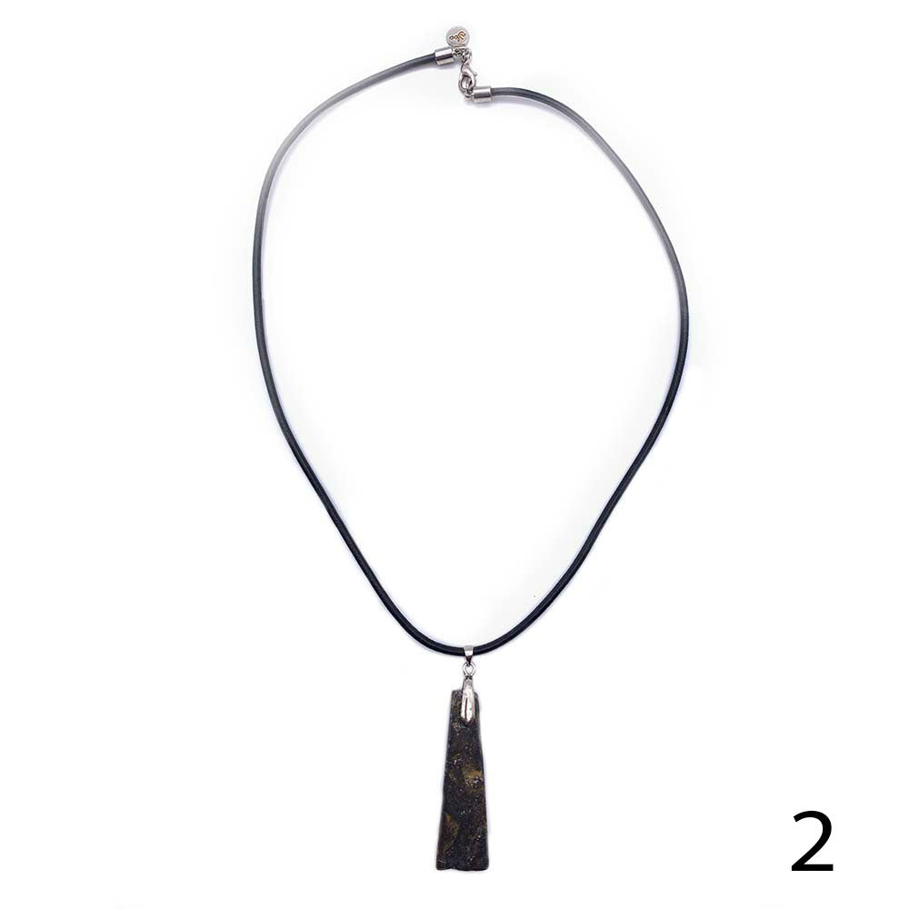 Collier - Cordon cuir & pendentif