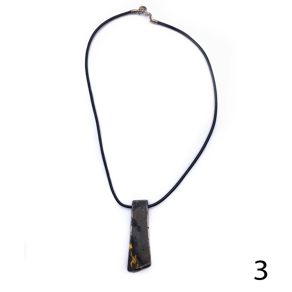 Collier - Cordon cuir & pendentif