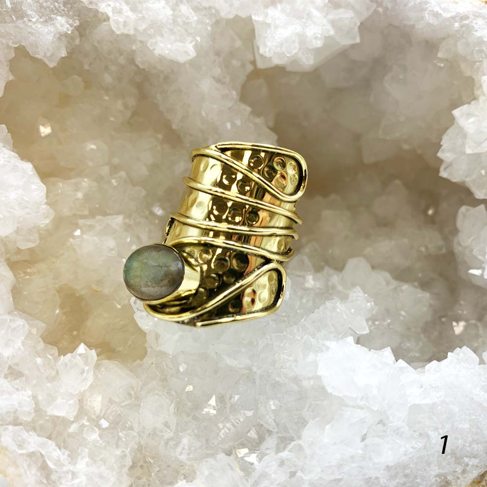 Bague Ethnique en Laiton et Pierre Naturelle