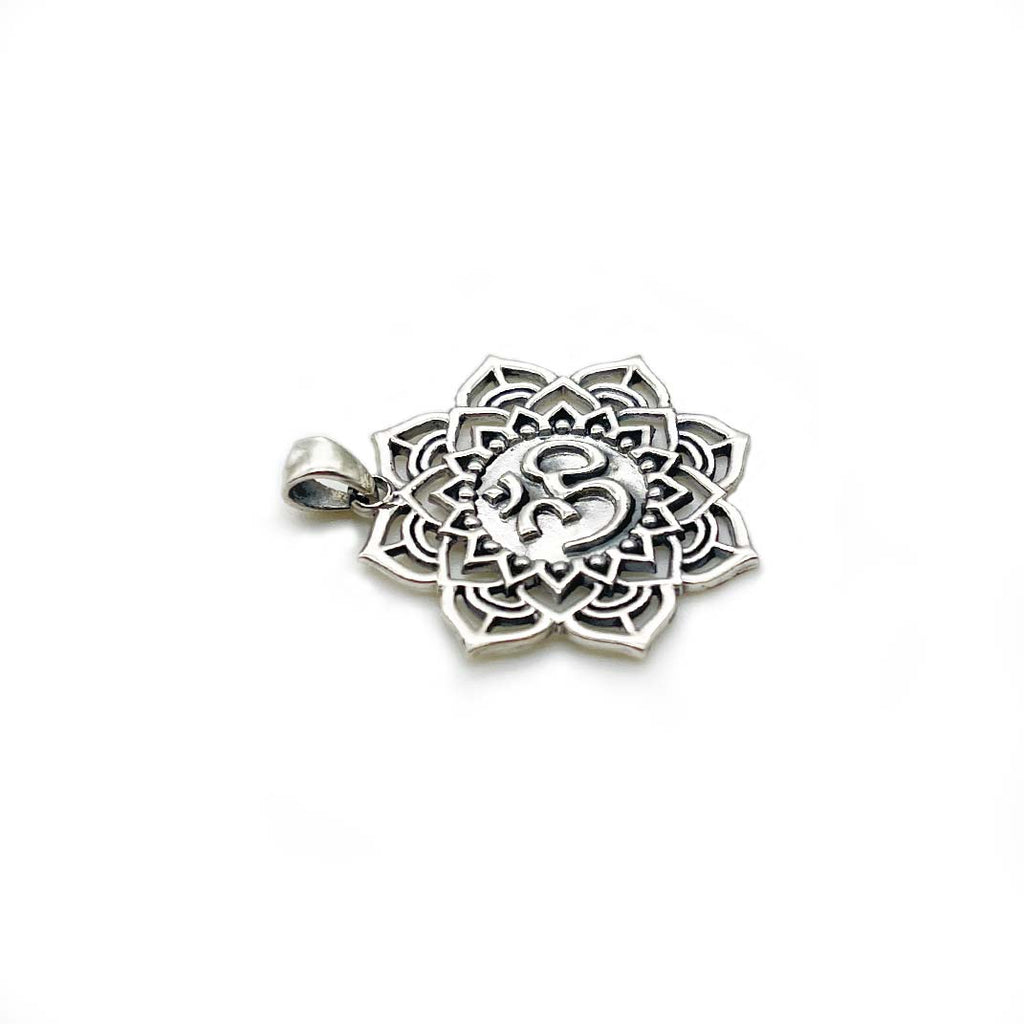 Pendentif OM et Fleur de Lotus en Argent
