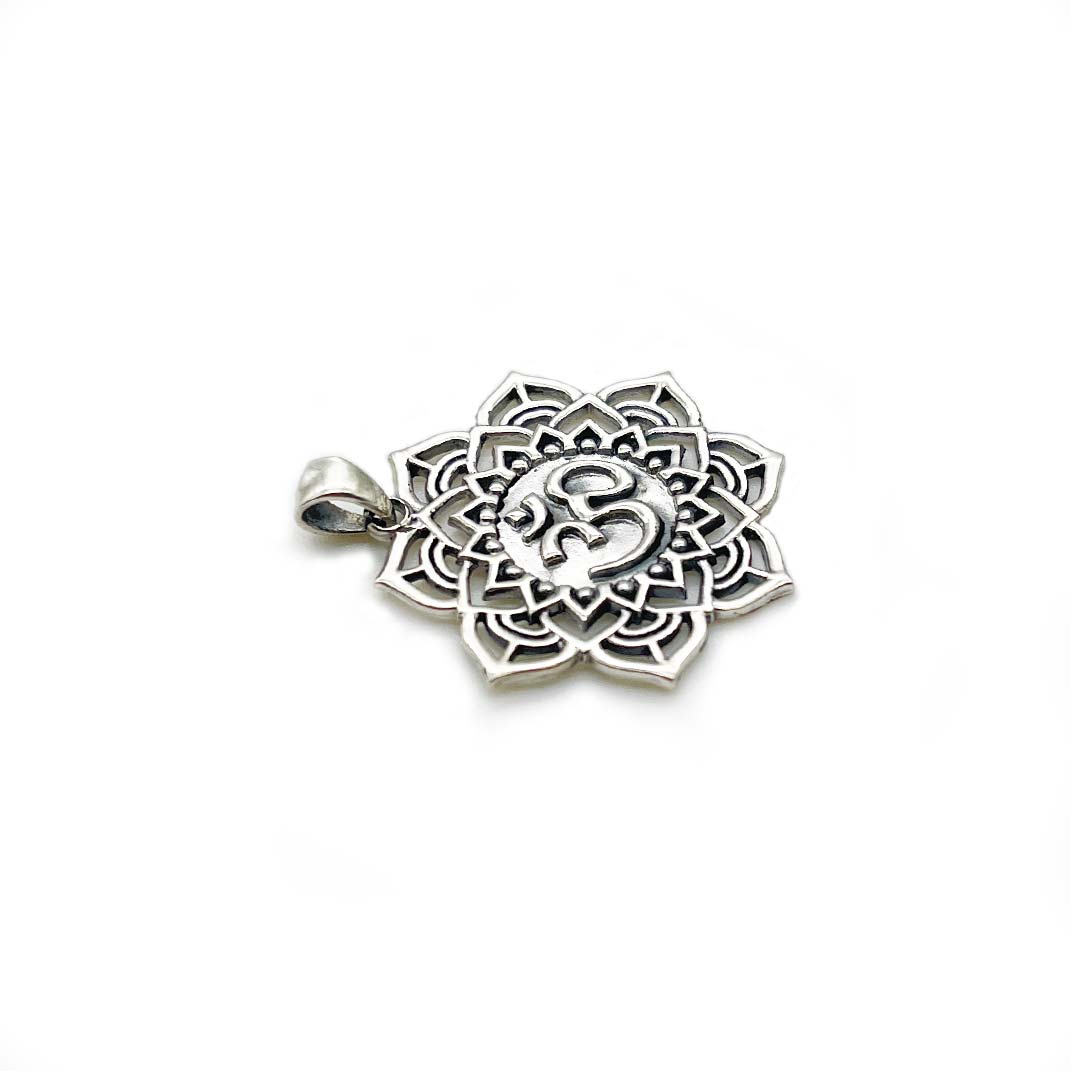 Pendentif OM et Fleur de Lotus en Argent