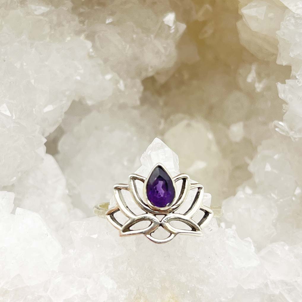 Bague Argent "Lotus" en Améthyste facettée