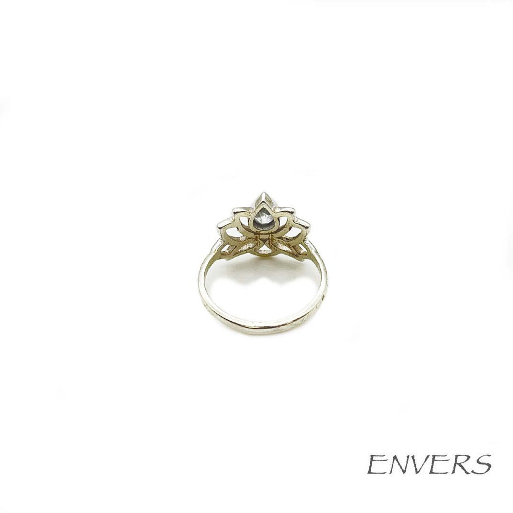 Bague Argent "Lotus" en Cristal de Roche facettée