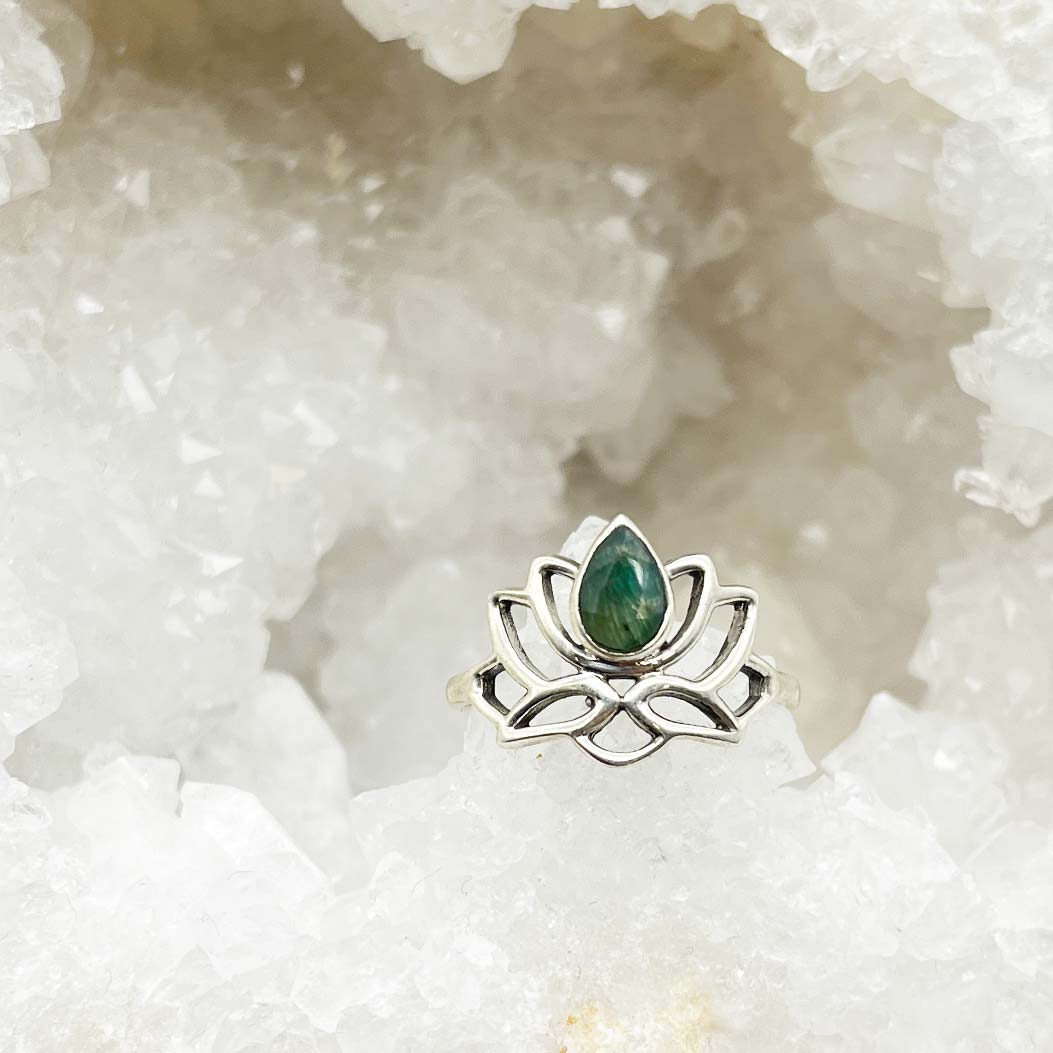 Bague Argent "Lotus" en Émeraude facettée