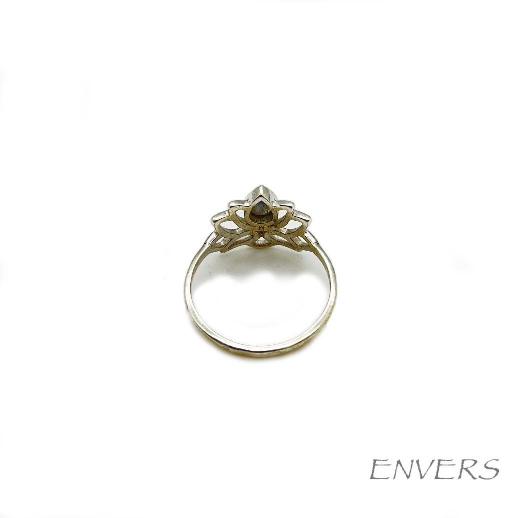 Bague Argent "Lotus" en Labradorite facettée