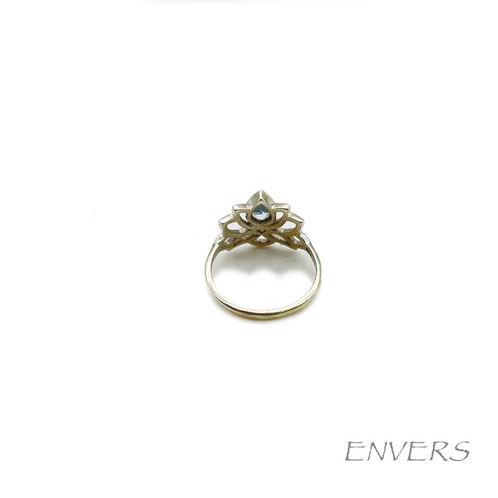 Bague Argent "Lotus" en Aigue-Marine facettée